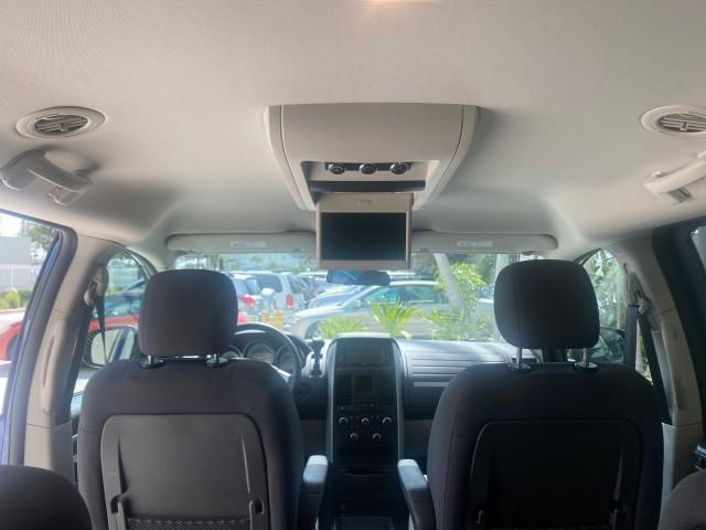 Photo of 2010 Blackberry Pearl Dodge Grand Caravan