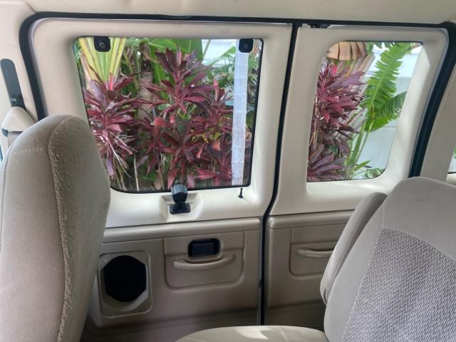 Photo of 2006 Oxford White Ford E150