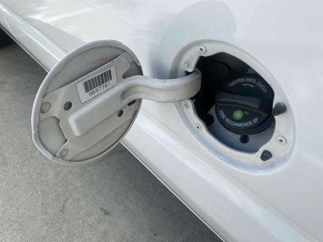 Photo of 2006 Oxford White Ford E150