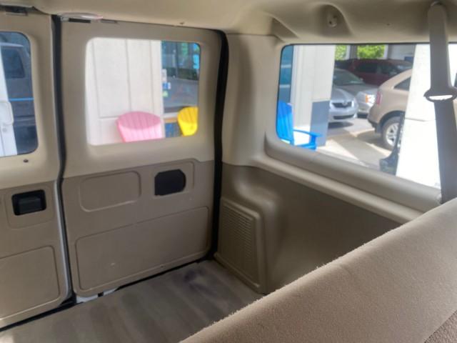 Photo of 2006 Oxford White Ford E150