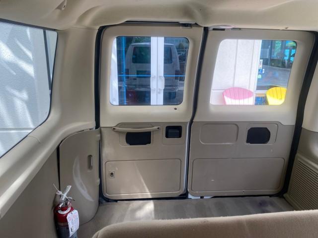 Photo of 2006 Oxford White Ford E150