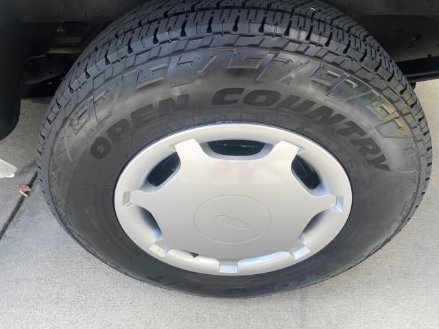 Photo of 2006 Oxford White Ford E150