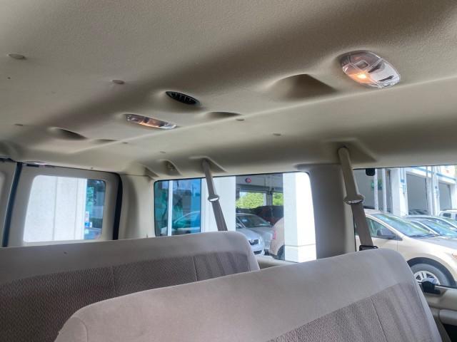 Photo of 2006 Oxford White Ford E150