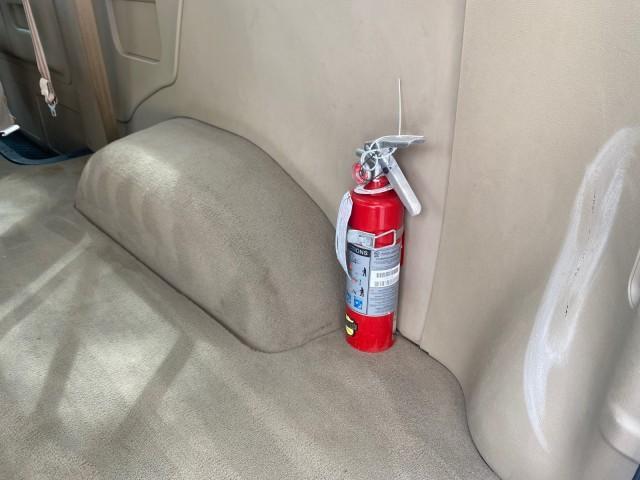 Photo of 2006 Oxford White Ford E150