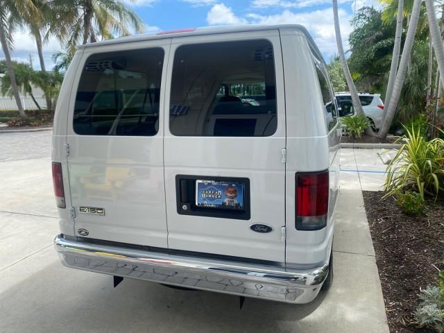 Photo of 2006 Oxford White Ford E150