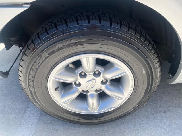 Photo of 2002 Silver Ice Metallic Nissan Frontier