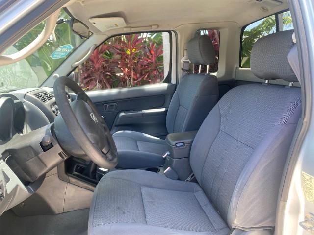 Photo of 2002 Silver Ice Metallic Nissan Frontier