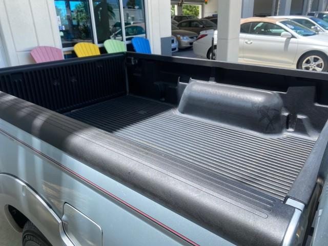 Photo of 2002 Silver Ice Metallic Nissan Frontier