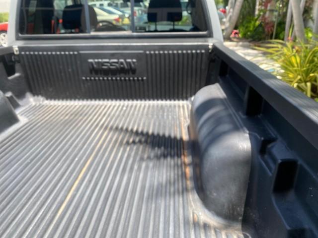 Photo of 2002 Silver Ice Metallic Nissan Frontier