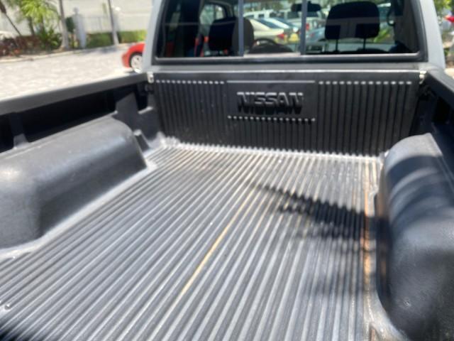 Photo of 2002 Silver Ice Metallic Nissan Frontier