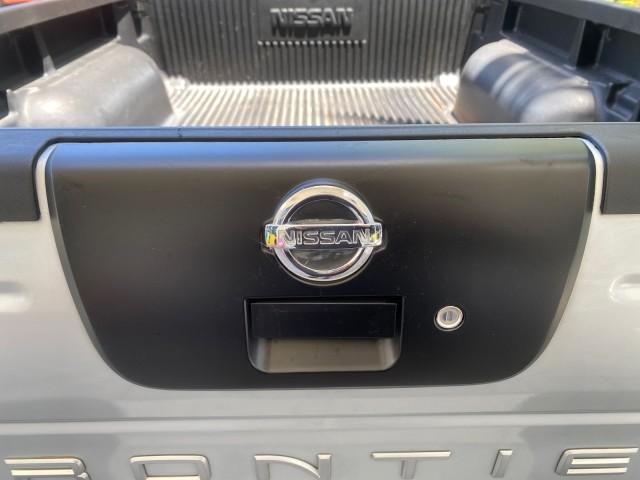 Photo of 2002 Silver Ice Metallic Nissan Frontier