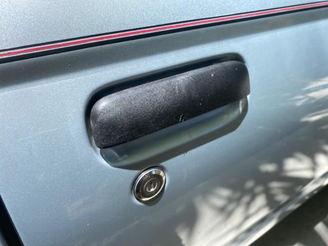 Photo of 2002 Silver Ice Metallic Nissan Frontier