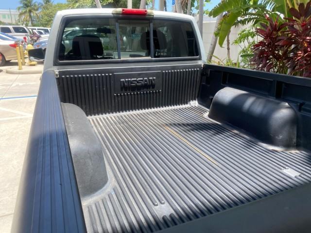 Photo of 2002 Silver Ice Metallic Nissan Frontier