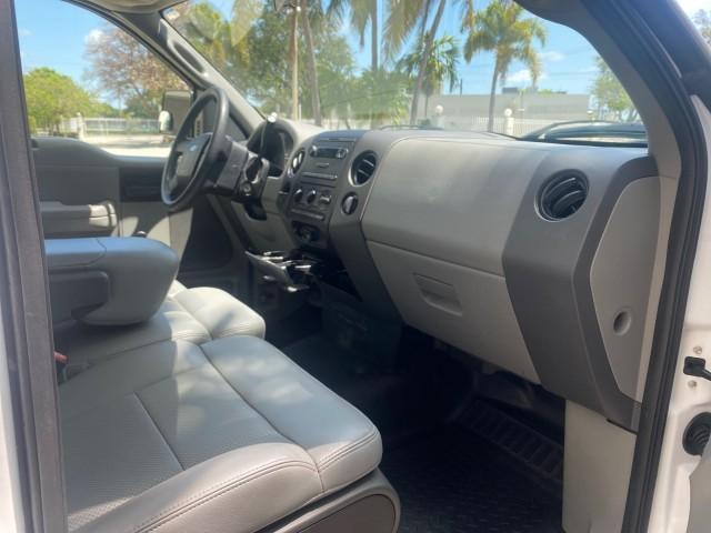 Photo of 2008 Oxford White Ford F-150