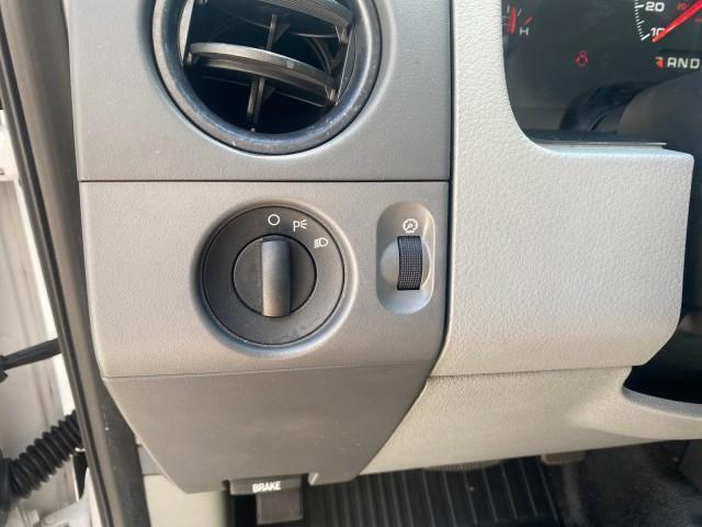 Photo of 2008 Oxford White Ford F-150