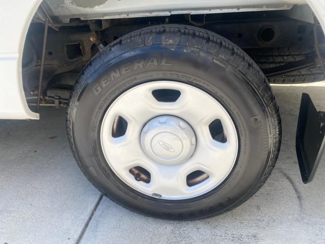 Photo of 2008 Oxford White Ford F-150