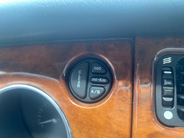 Photo of 2004 Quartz Jaguar XK8