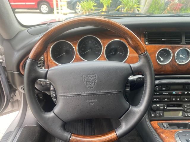 Photo of 2004 Quartz Jaguar XK8