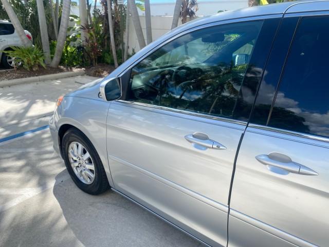 Photo of 2010 Slate Green Metallic Honda Odyssey