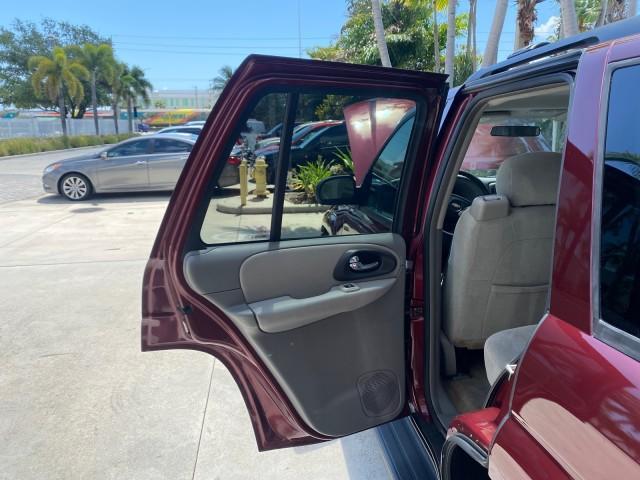Photo of 2005 Majestic Red Metallic Chevrolet Trailblazer