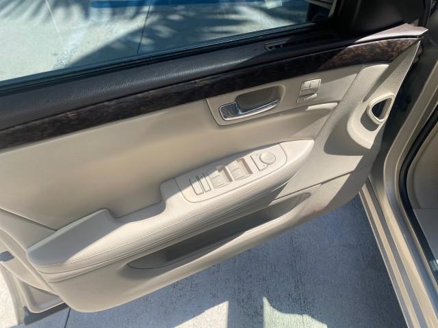 Photo of 2008 Gold Mist Cadillac DTS