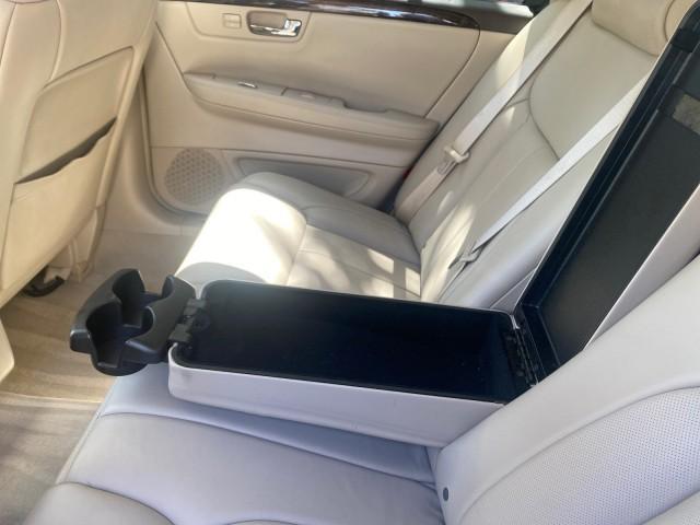 Photo of 2008 Gold Mist Cadillac DTS