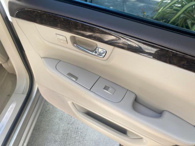 Photo of 2008 Gold Mist Cadillac DTS