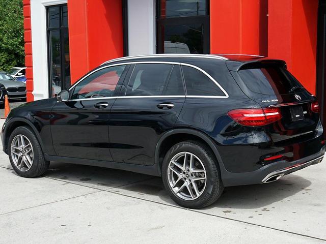 Photo of 2019 Black Mercedes-Benz GLC 300