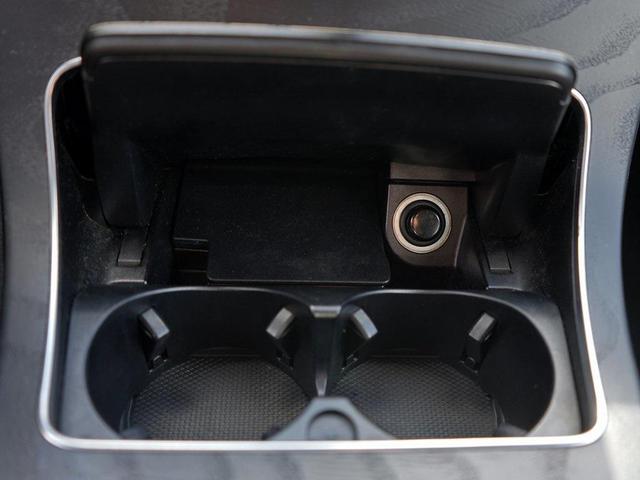 Photo of 2019 Black Mercedes-Benz GLC 300