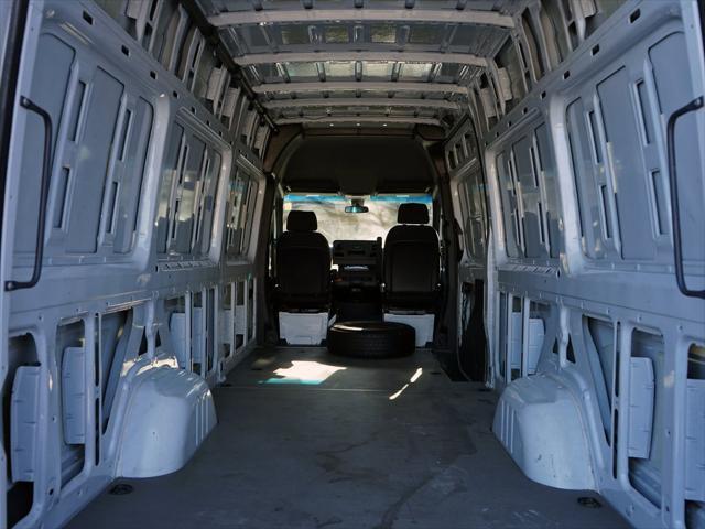 Photo of 2022 White Mercedes-Benz Sprinter 2500