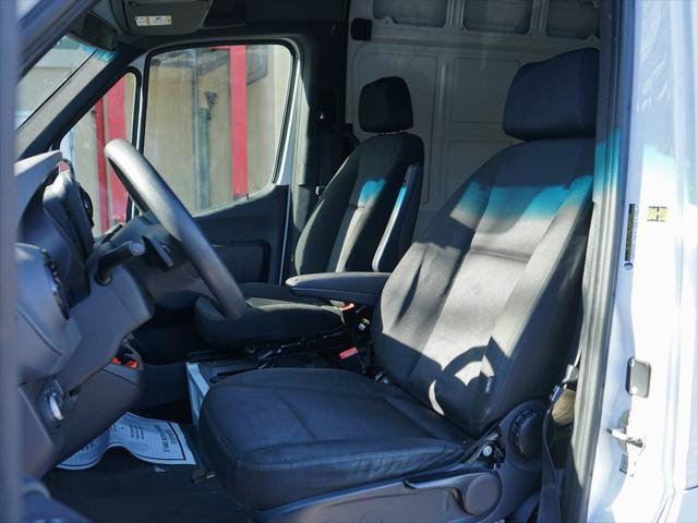 Photo of 2022 White Mercedes-Benz Sprinter 2500