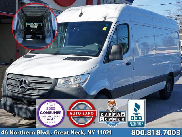 Photo of 2022 White Mercedes-Benz Sprinter 2500