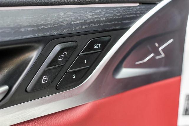 Photo of 2023 Alpine White BMW X4
