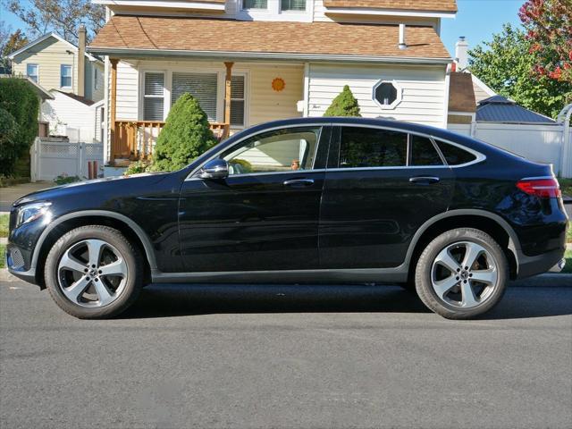 Photo of 2019 Black Mercedes-Benz GLC 300