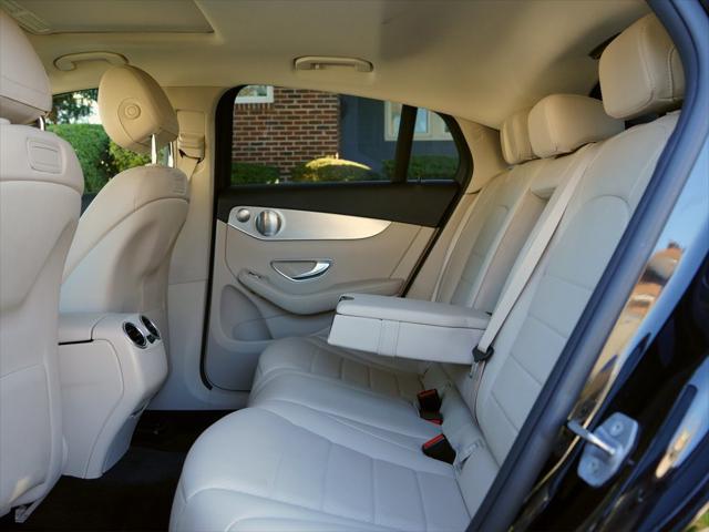 Photo of 2019 Black Mercedes-Benz GLC 300