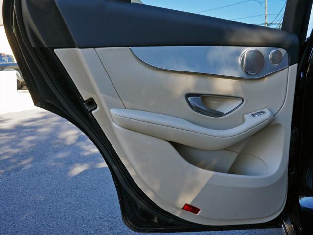 Photo of 2019 Black Mercedes-Benz GLC 300
