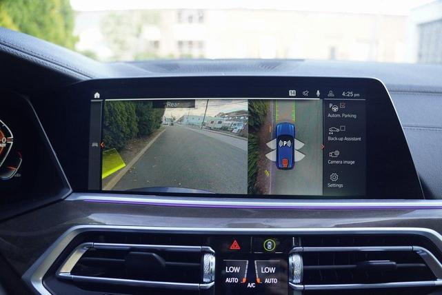 Photo of 2022 Blue Metallic BMW X5