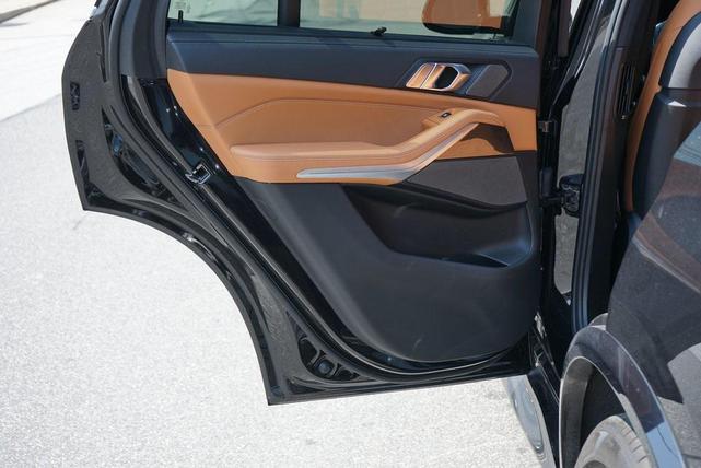Photo of 2023 Black Sapphire Metallic BMW X5