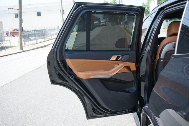 Photo of 2023 Black Sapphire Metallic BMW X5