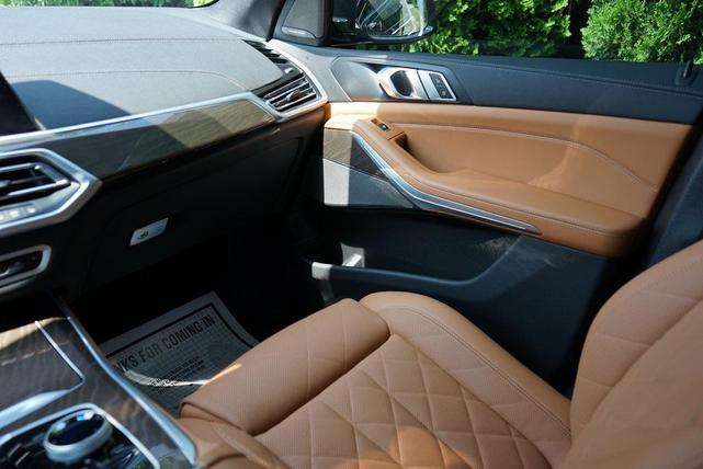 Photo of 2023 Black Sapphire Metallic BMW X5