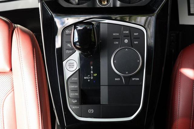 Photo of 2023 Mineral White Metallic BMW X3