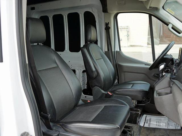 Photo of 2022 Oxford White Ford Transit-250
