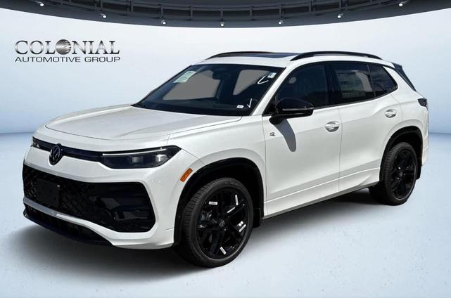 Photo of 2025 Opal White Pearl Effect Volkswagen Tiguan