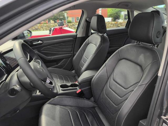 Photo of 2024 Platinum Gray Metallic Volkswagen Jetta