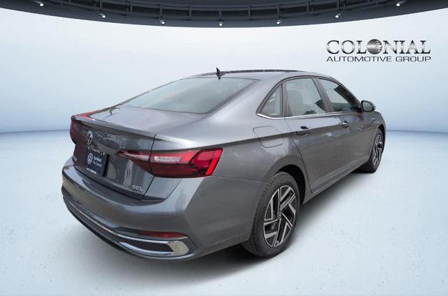Photo of 2024 Platinum Gray Metallic Volkswagen Jetta