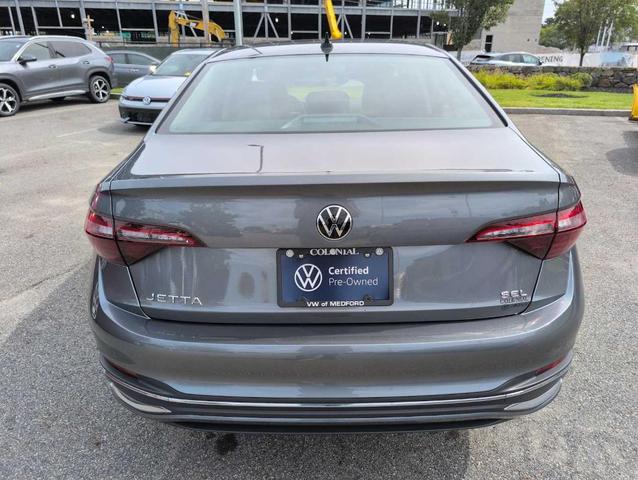 Photo of 2024 Platinum Gray Metallic Volkswagen Jetta