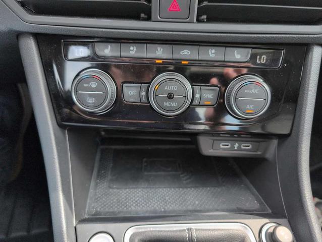 Photo of 2024 Platinum Gray Metallic Volkswagen Jetta