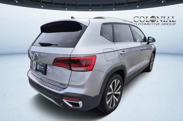 Photo of 2023 Pyrite Silver Metallic Volkswagen Taos