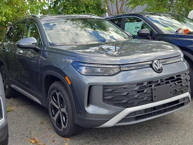 Photo of 2025 Platinum Gray Metallic Volkswagen Tiguan