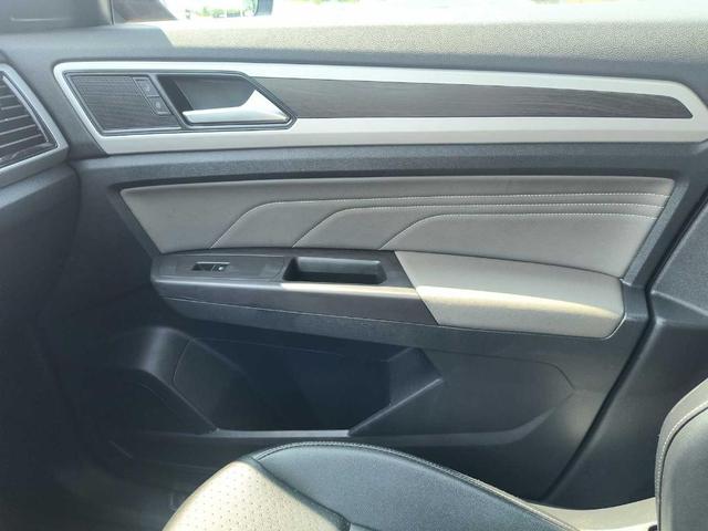 Photo of 2022 Aurora Red Metallic Volkswagen Atlas